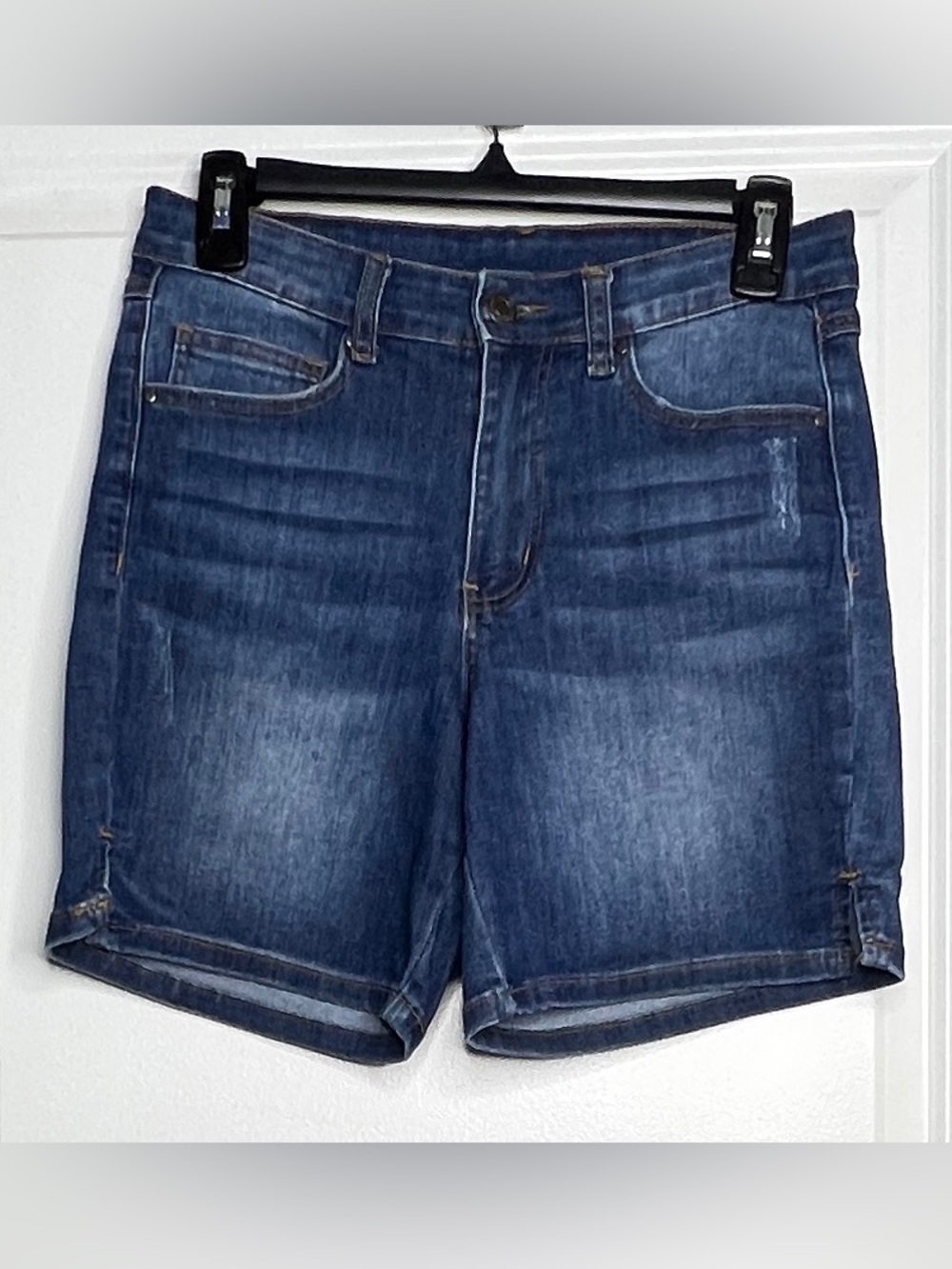 Grace & Lace Denim Shorts Womens Size 4 Mid Wash Stretch Distressed Bermuda 6.5